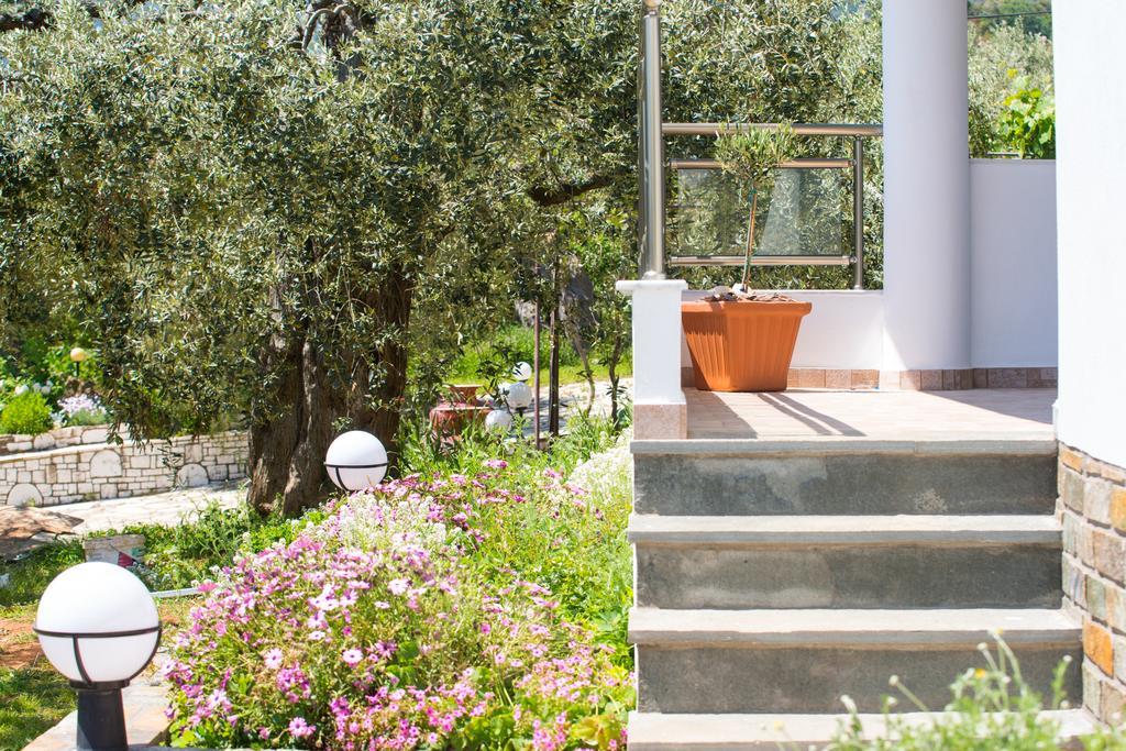 Olive Garden Villas And Apartments Khrysi Ammoudia Eksteriør bilde